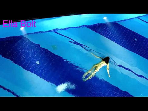 ❤️ నేను చూడటం ఆపలేను, ELLA BOLT రిసార్ట్ పూల్‌లో నగ్నంగా ఈత కొడుతూ దొరికిన యువ అందగత్తె ☑ ఫక్ వీడియో మా వద్ద te.mumsp.ru